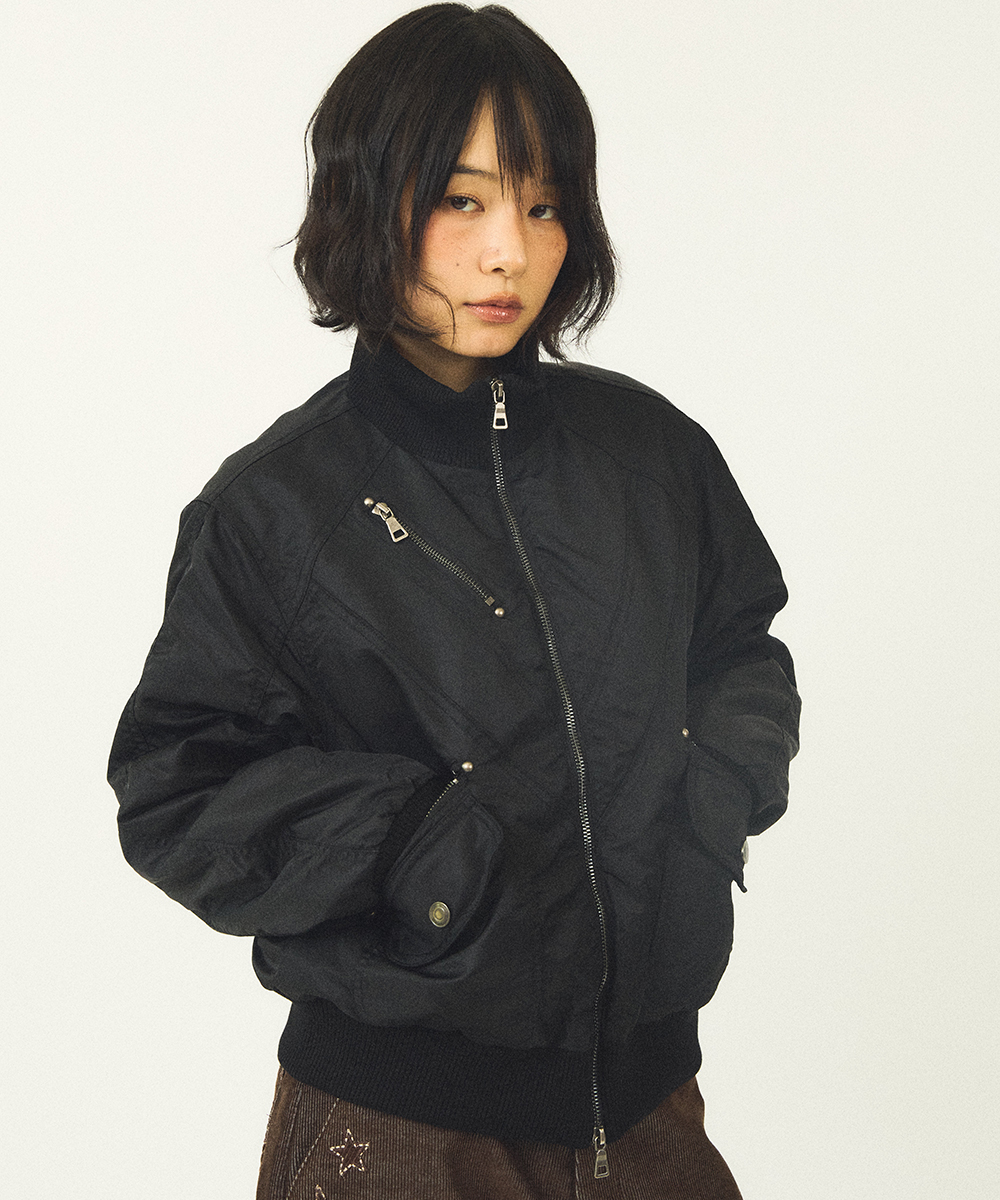 MUSINSA公式 | DANDEL DD cropped studded MA-1 jacket (BLACK)